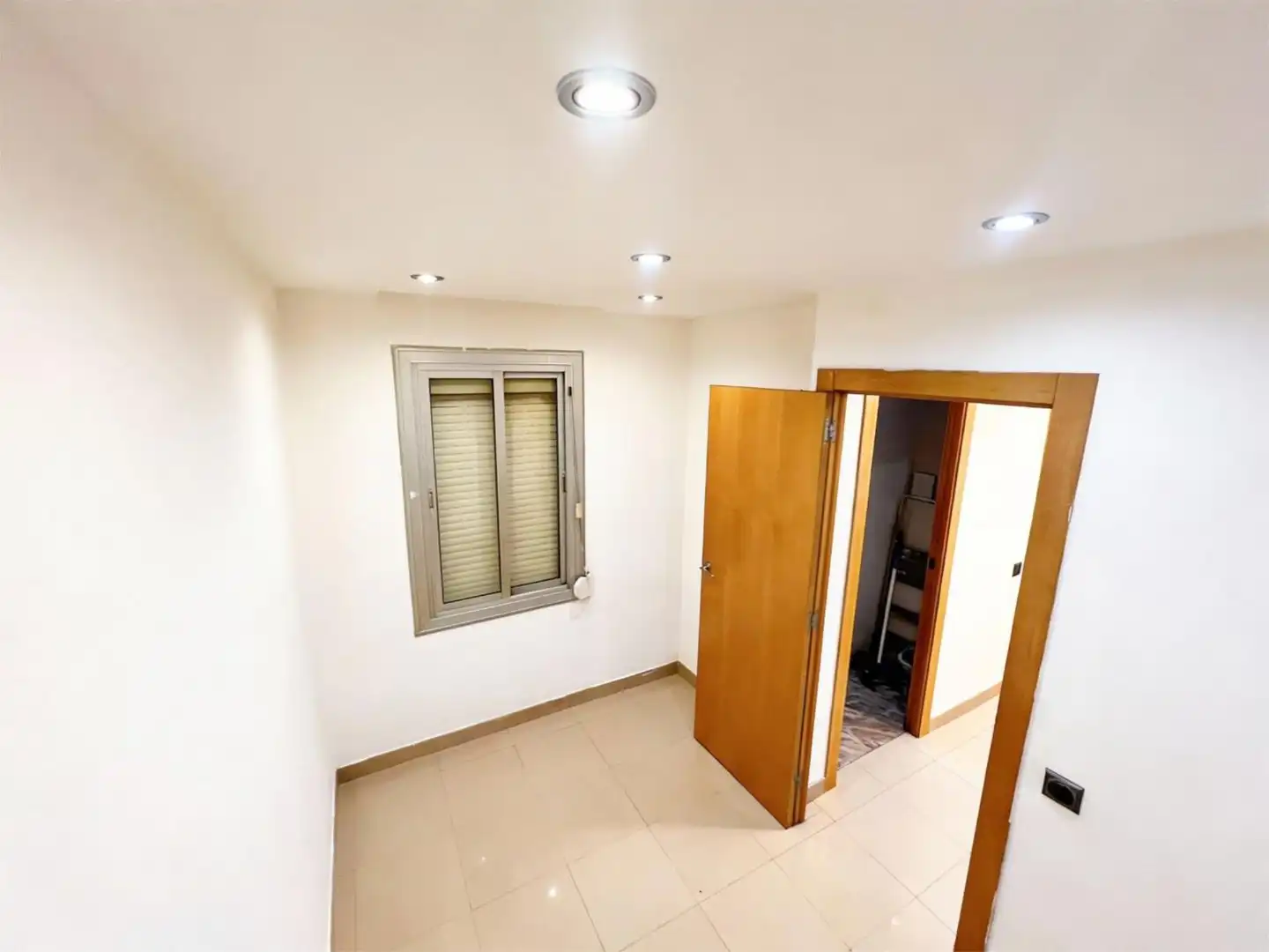 Wohnung zum Verkauf in Sant Boi de Llobregat mit Klimaanlage und Balkon