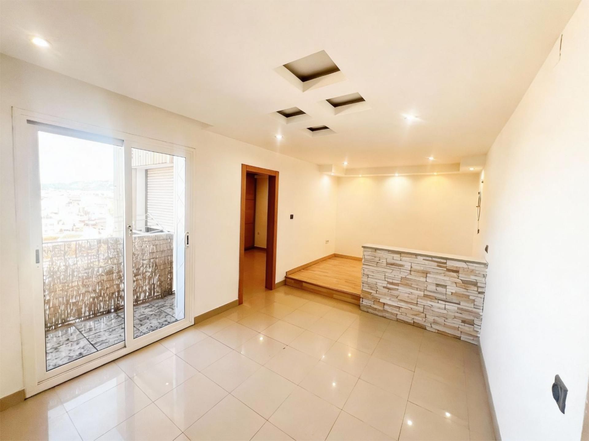 Wohnung zum Verkauf in Sant Boi de Llobregat mit Klimaanlage und Balkon