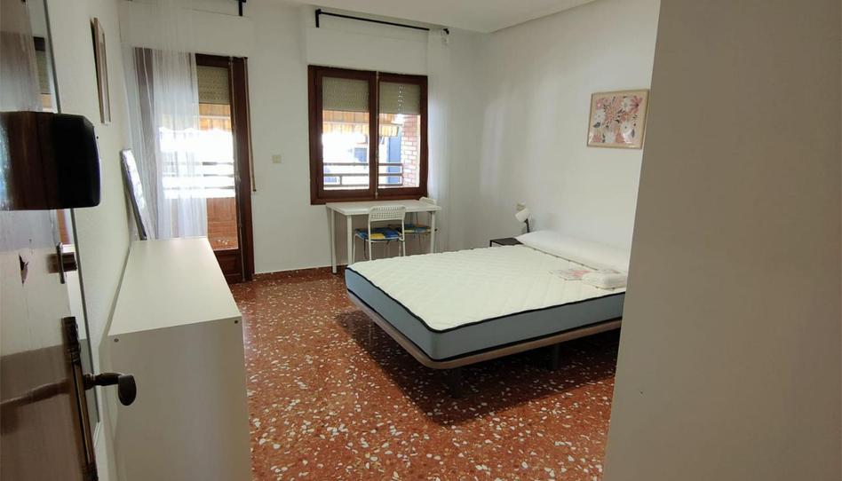 Pis per a compartir a Calle Doctor Rodríguez Fornos, 1 - imatge 1 Foto 1 de Pis per a compartir a Calle Doctor Rodríguez Fornos, 1