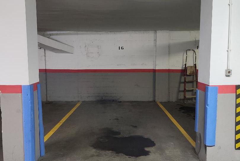 Garage to rent in Carrer del Poeta Mas I Ros, 97, L'Illa Perduda, Valencia Capital - image 1 Photo 1 of Garage to rent in Carrer del Poeta Mas I Ros, 97, L'Illa Perduda, Valencia Capital