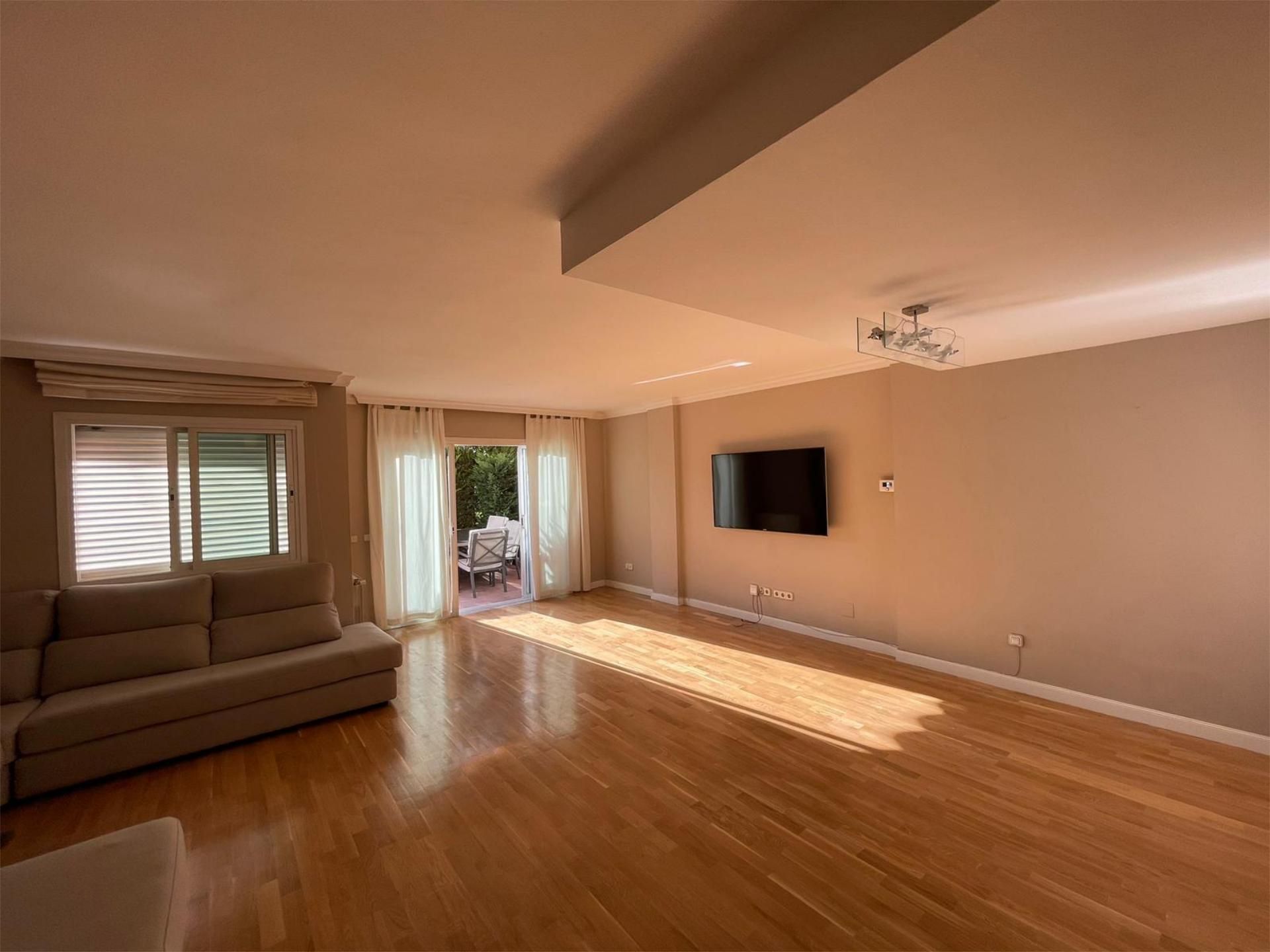 Flat for sale in Ciudalcampo Living room of Flat for sale in Ciudalcampo with Air Conditioner, Heating and Private garden