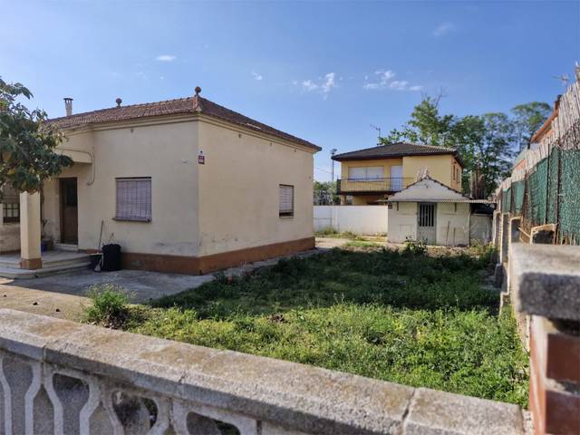 Terreno en Venta en Carrer Sis, 26 en Santa Perpètua de Mogoda