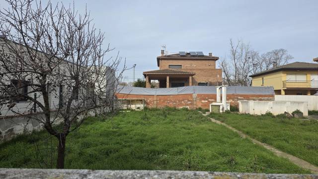 Terreno en Venta en Carrer Sis, 24 en Santa Perpètua de Mogoda