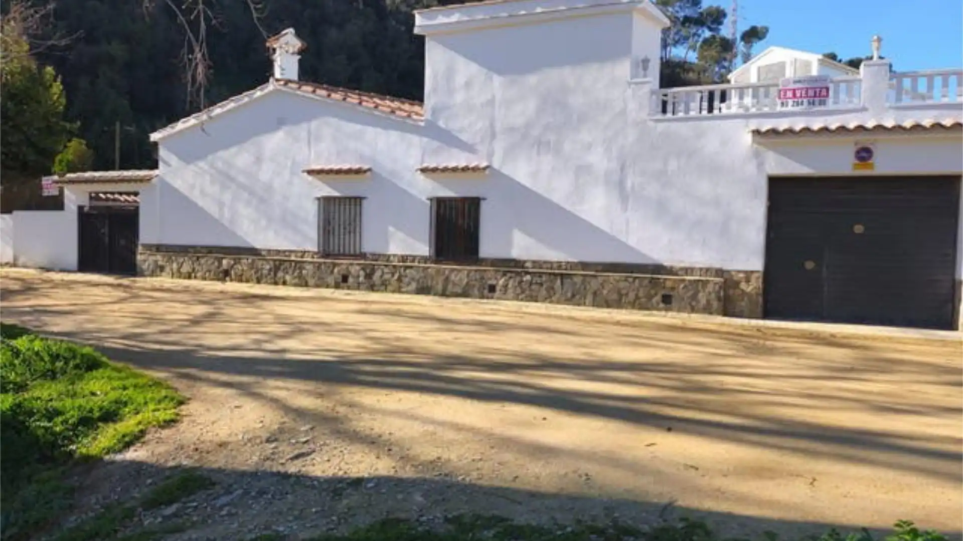 Vista exterior de Casa o xalet en venda en Cerdanyola del Vallès amb Calefacció, Jardí privat i Terrassa