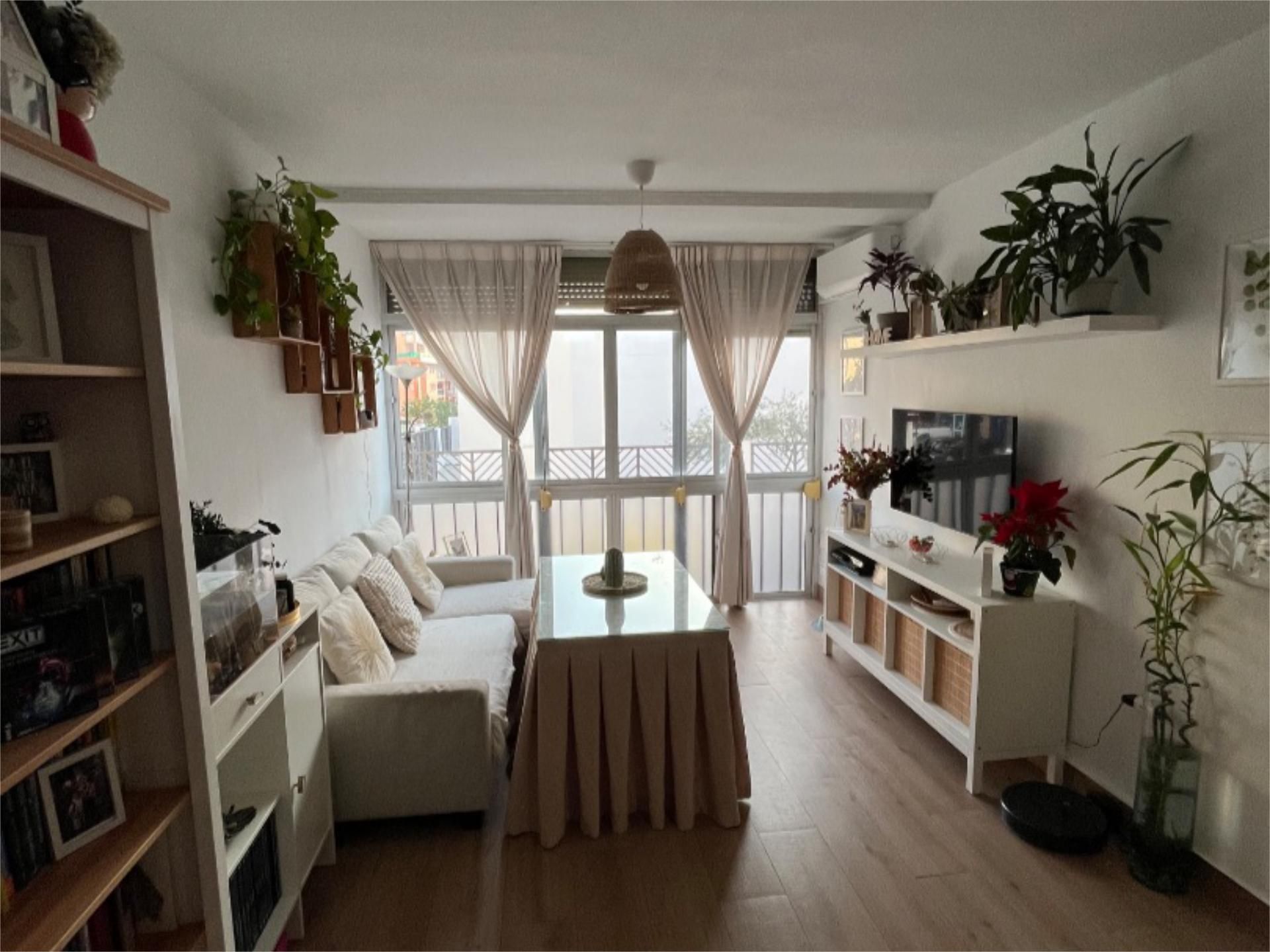 Pis en venda a Calle Rodrigo de Bastidas, 11, Crevillet - Pinar Alto Sala d'estar de Pis en venda en El Puerto de Santa María amb Aire condicionat