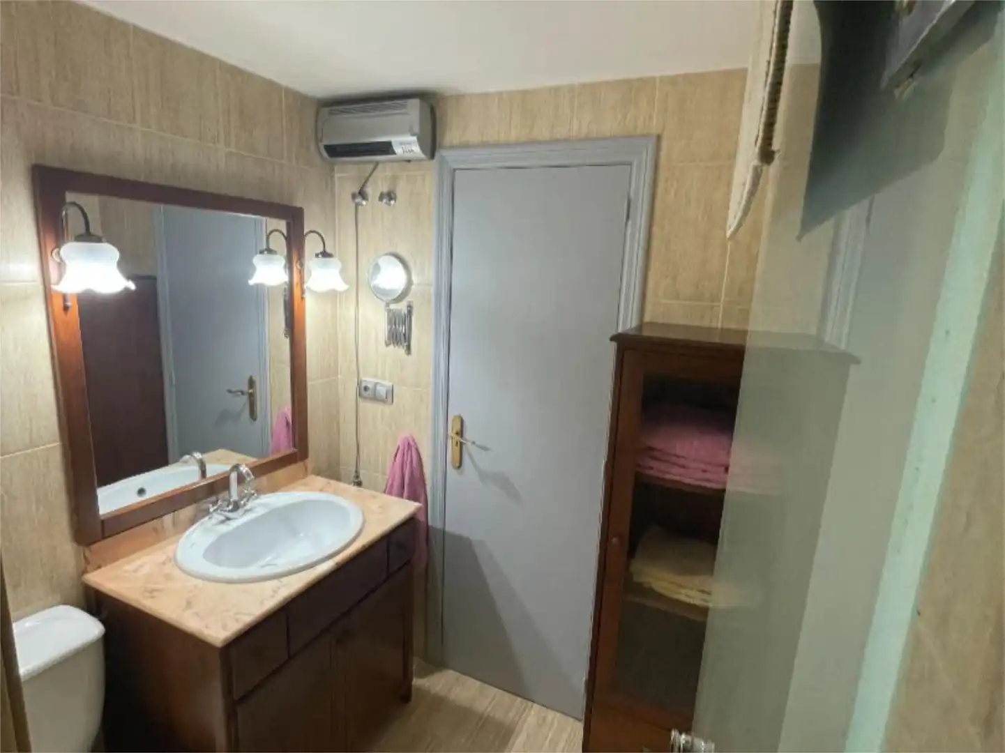 Flat for rent in Avenida de Sevilla, 2, Centro Bathroom of Flat for rent in San Vicente del Raspeig / Sant Vicent del Raspeig with Air Conditioner, Furnished and Balcony