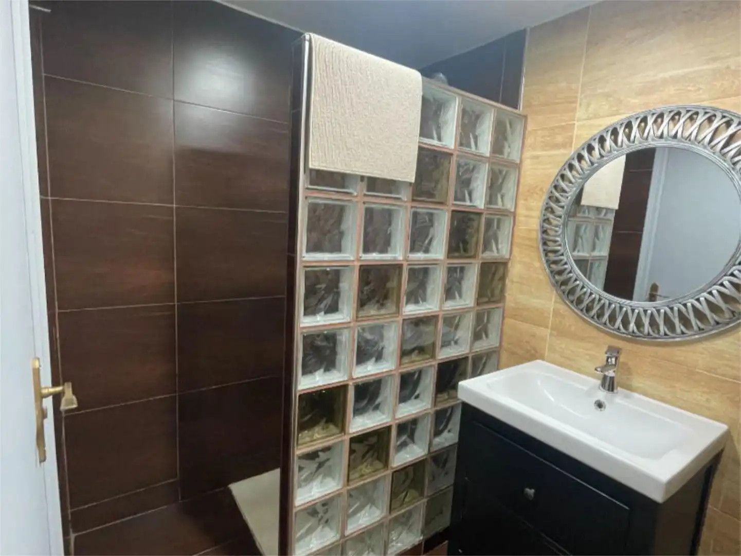 Flat for rent in Avenida de Sevilla, 2, Centro Bathroom of Flat for rent in San Vicente del Raspeig / Sant Vicent del Raspeig with Air Conditioner, Furnished and Balcony