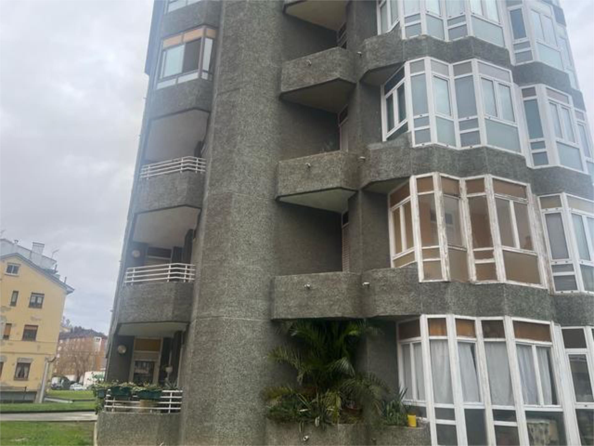 Flat for sale in Lena