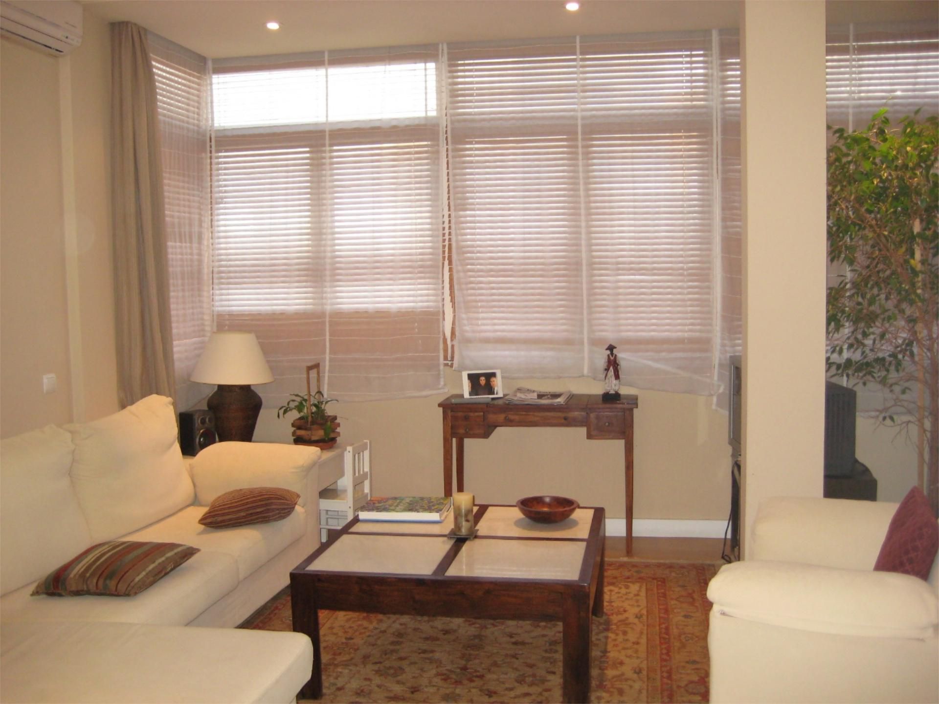 Living room of Flat for sale in  Madrid Capital  with Air Conditioner, Heating and Parquet flooring