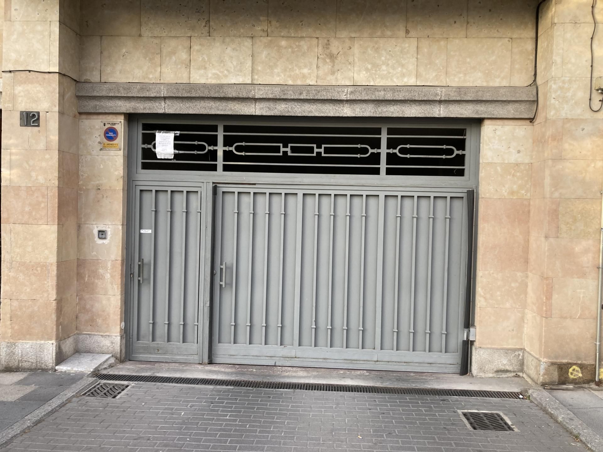 Exterior view of Garage for sale in Salamanca Capital