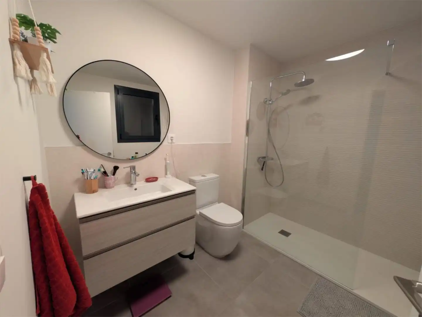 Houses for sale in Calle Zeus, 82, Los Molinos - Villa Blanca Bathroom of Houses for sale in Almería Capital with Air Conditioner, Terrace and Swimming Pool