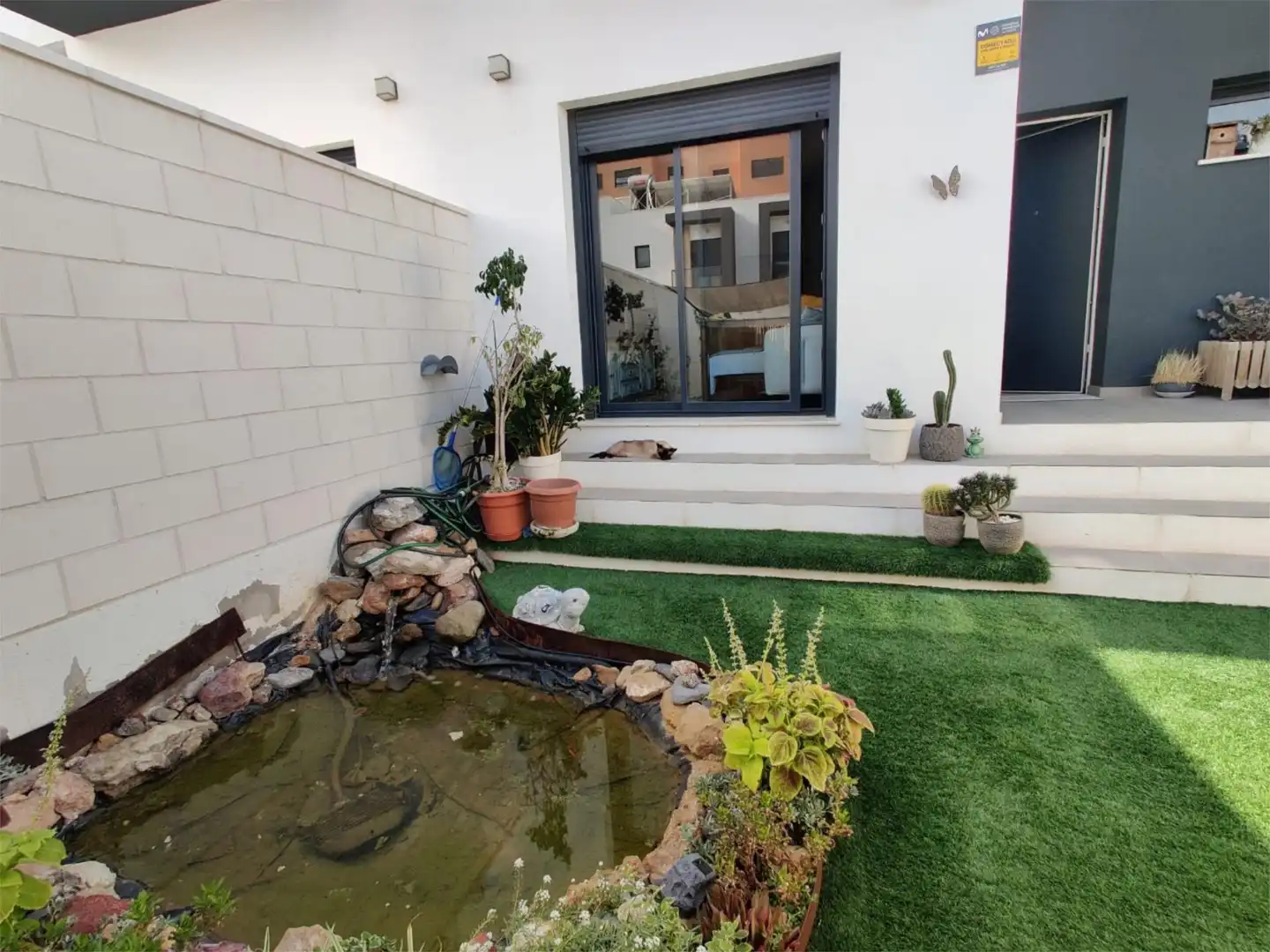 Houses for sale in Calle Zeus, 82, Los Molinos - Villa Blanca Terrace of Houses for sale in Almería Capital with Air Conditioner, Terrace and Swimming Pool