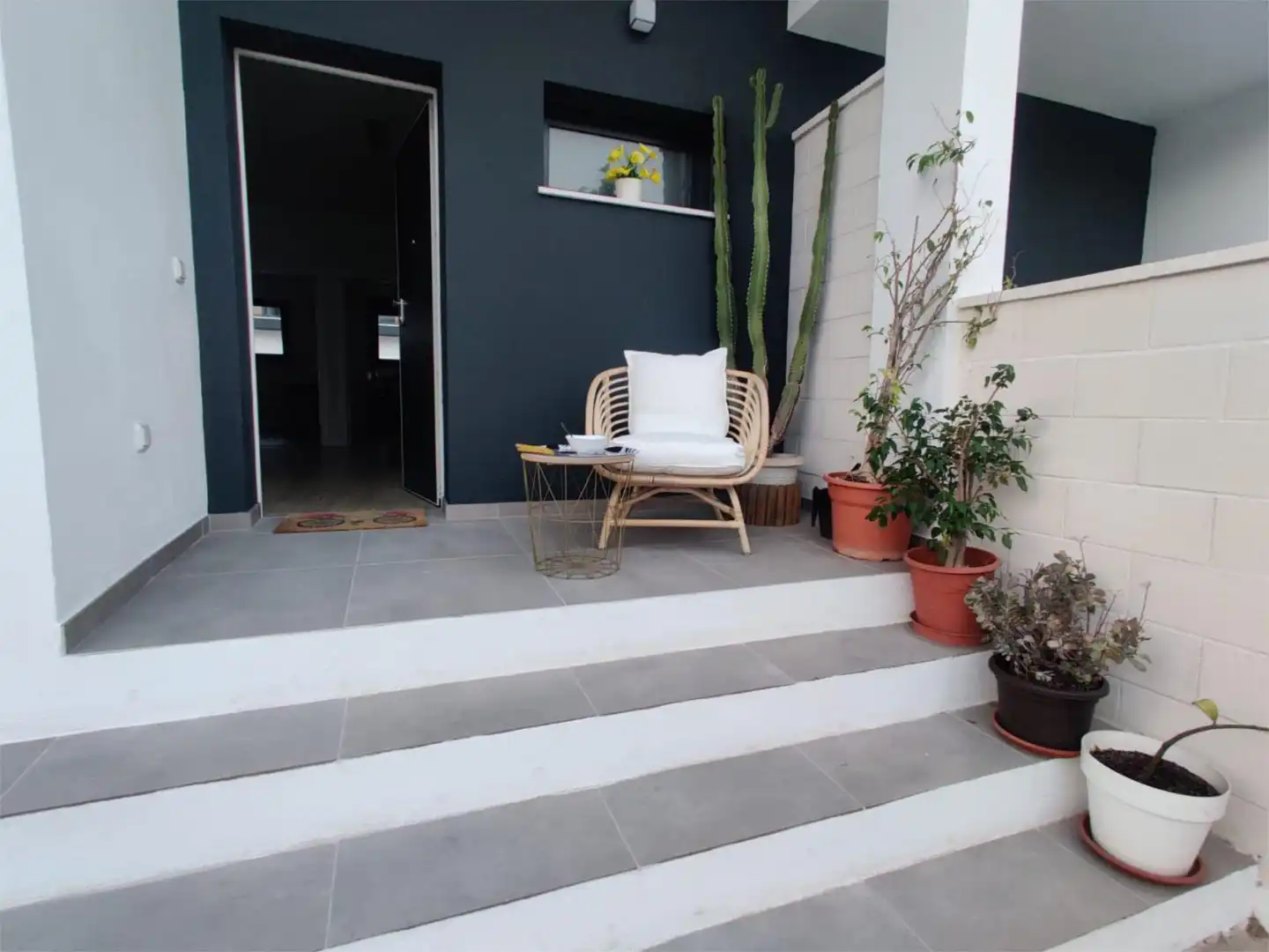 Houses for sale in Calle Zeus, 82, Los Molinos - Villa Blanca Terrace of Houses for sale in Almería Capital with Air Conditioner, Terrace and Swimming Pool