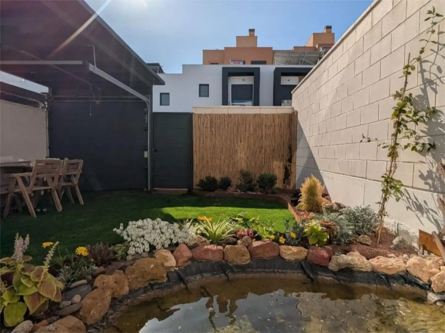 Houses for sale in Calle Zeus, 82, Los Molinos - Villa Blanca Garden of Houses for sale in Almería Capital with Air Conditioner, Terrace and Swimming Pool