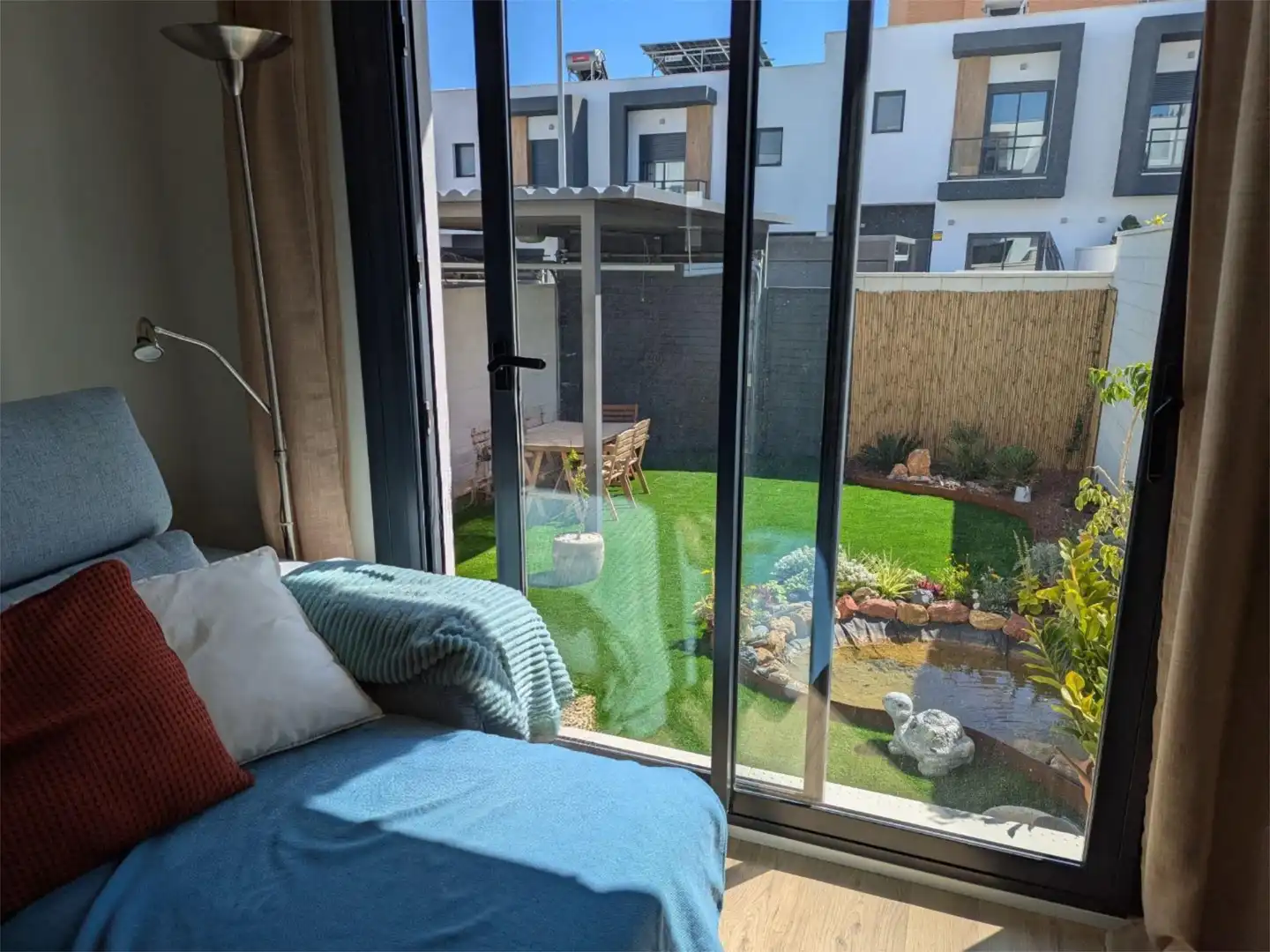 Houses for sale in Calle Zeus, 82, Los Molinos - Villa Blanca Balcony of Houses for sale in Almería Capital with Air Conditioner, Terrace and Swimming Pool