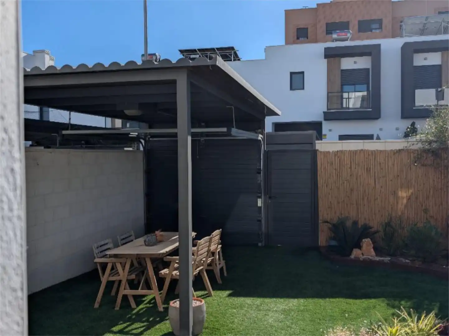 Houses for sale in Calle Zeus, 82, Los Molinos - Villa Blanca Terrace of Houses for sale in Almería Capital with Air Conditioner, Terrace and Swimming Pool