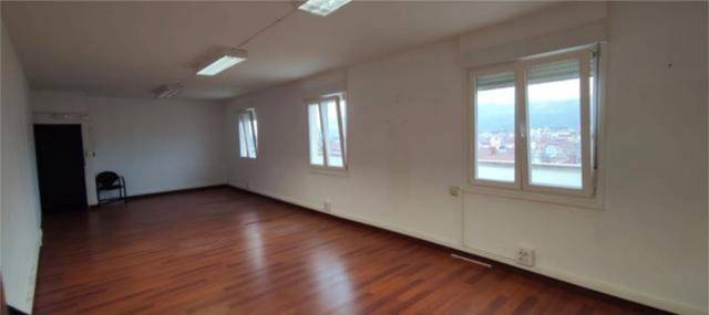 Local comercial en Alquiler en Zabalburu