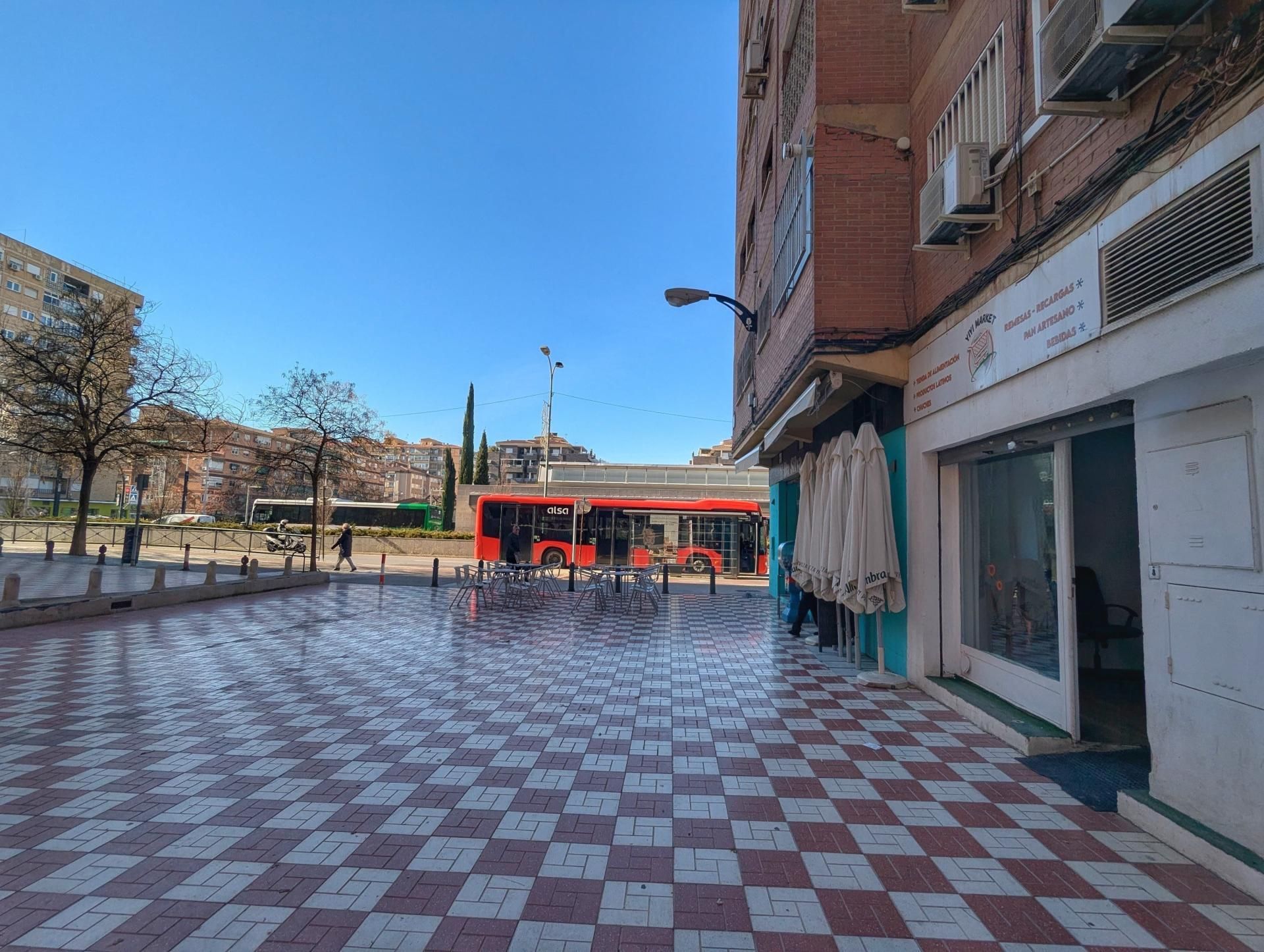 Exterior view of Premises to rent in  Granada Capital