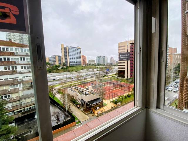 Piso en Venta en Avenida de Burgos, 37 en Castilla