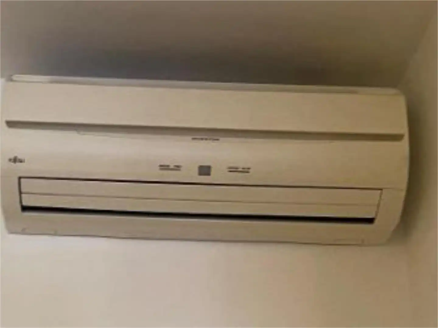 Flat for sale in Carrer de Déu I Mata, 142, Barri de les Corts Exterior view of Flat for sale in Barcelona Capital with Air Conditioner and Terrace