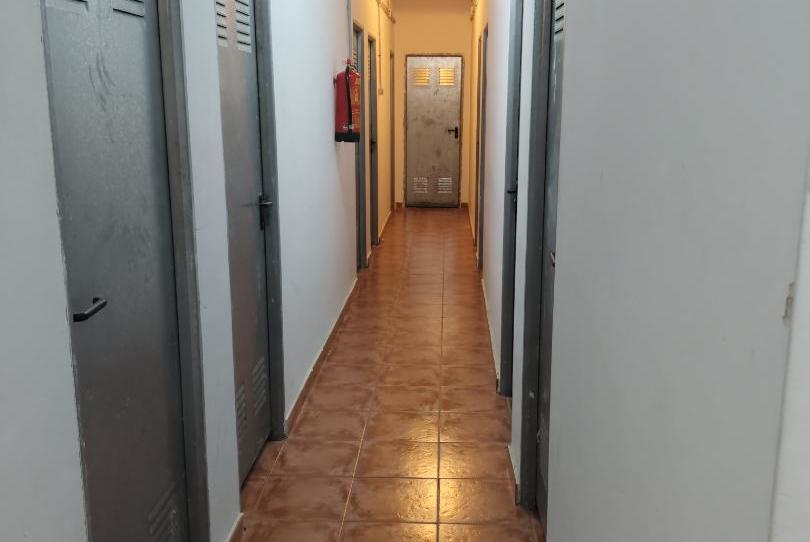 Box room for sale in Carrer de I'aigualera, 25 - image 1 Photo 1 of Box room for sale in Carrer de I'aigualera, 25