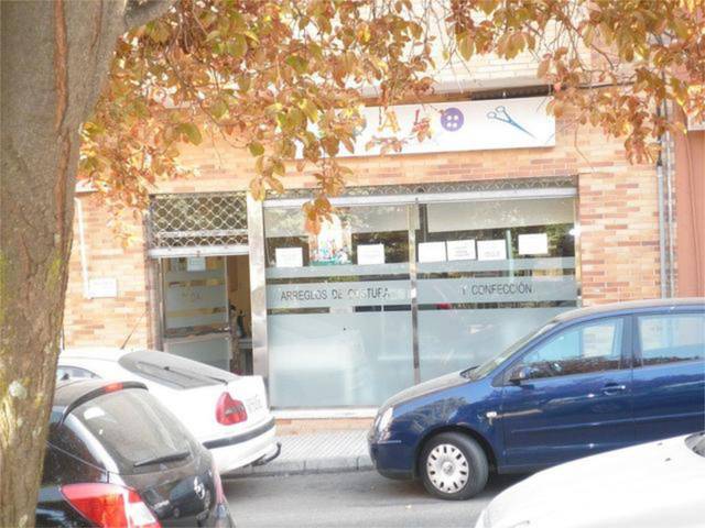 Local comercial en Alquiler en Dehesilla de Calamón - Campomanes