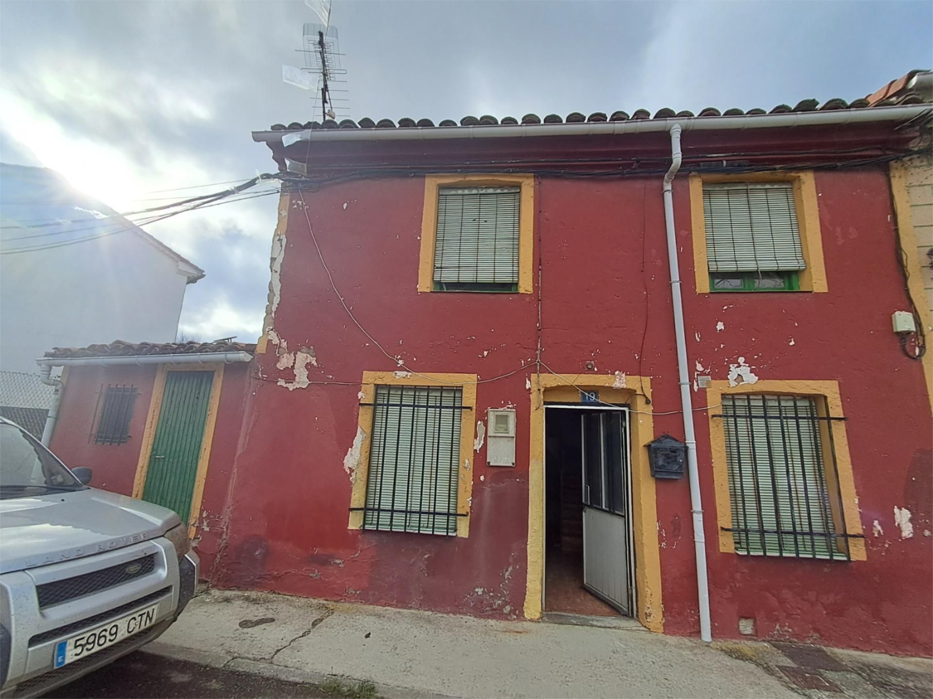 Exterior view of Single-family semi-detached for sale in Santibáñez de la Peña  with Storage room and Furnished