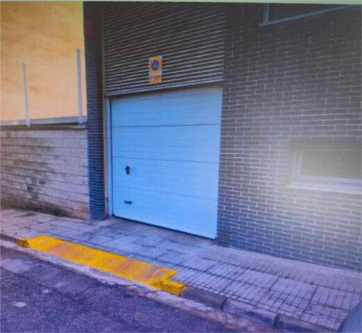Garaje en Alquiler en Ador