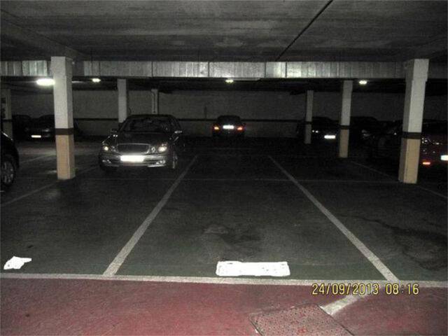 Garaje en Alquiler en Milán - Pumarín