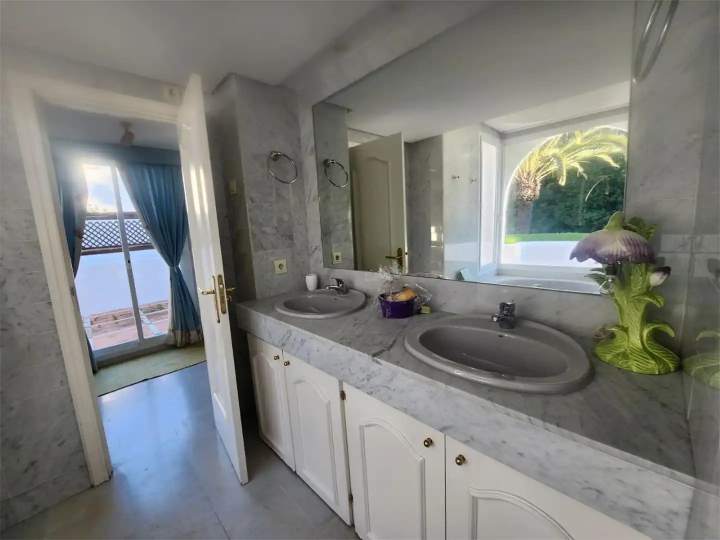 Bathroom of Attic for sale in Estepona  with Air Conditioner, Terrace and Swimming Pool