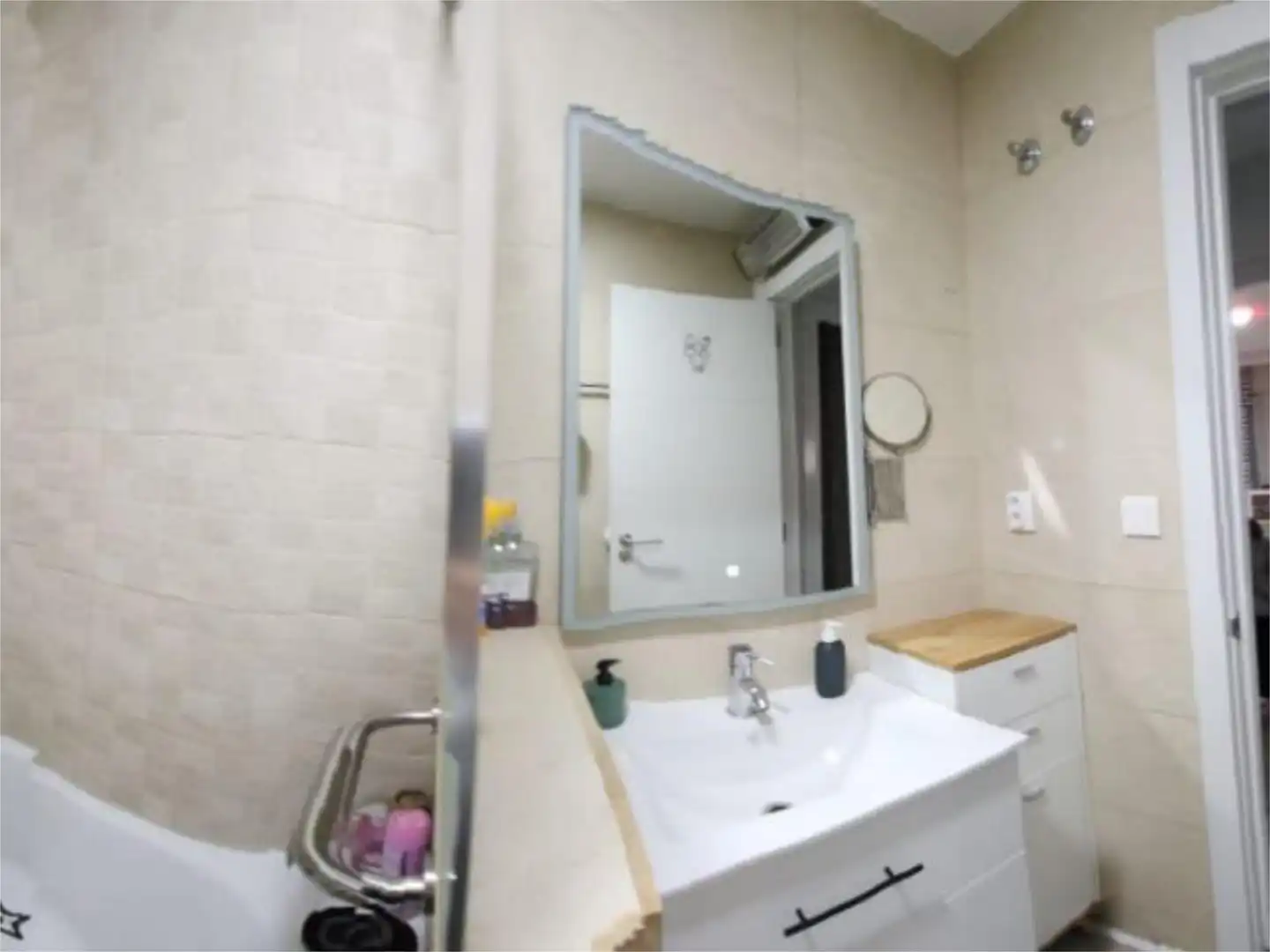 Flat for sale in Calle Goya, 2, Parque Ayala - Jardín de la Abadía - Huelín Bathroom of Flat for sale in Málaga with Air Conditioner, Heating and Private garden