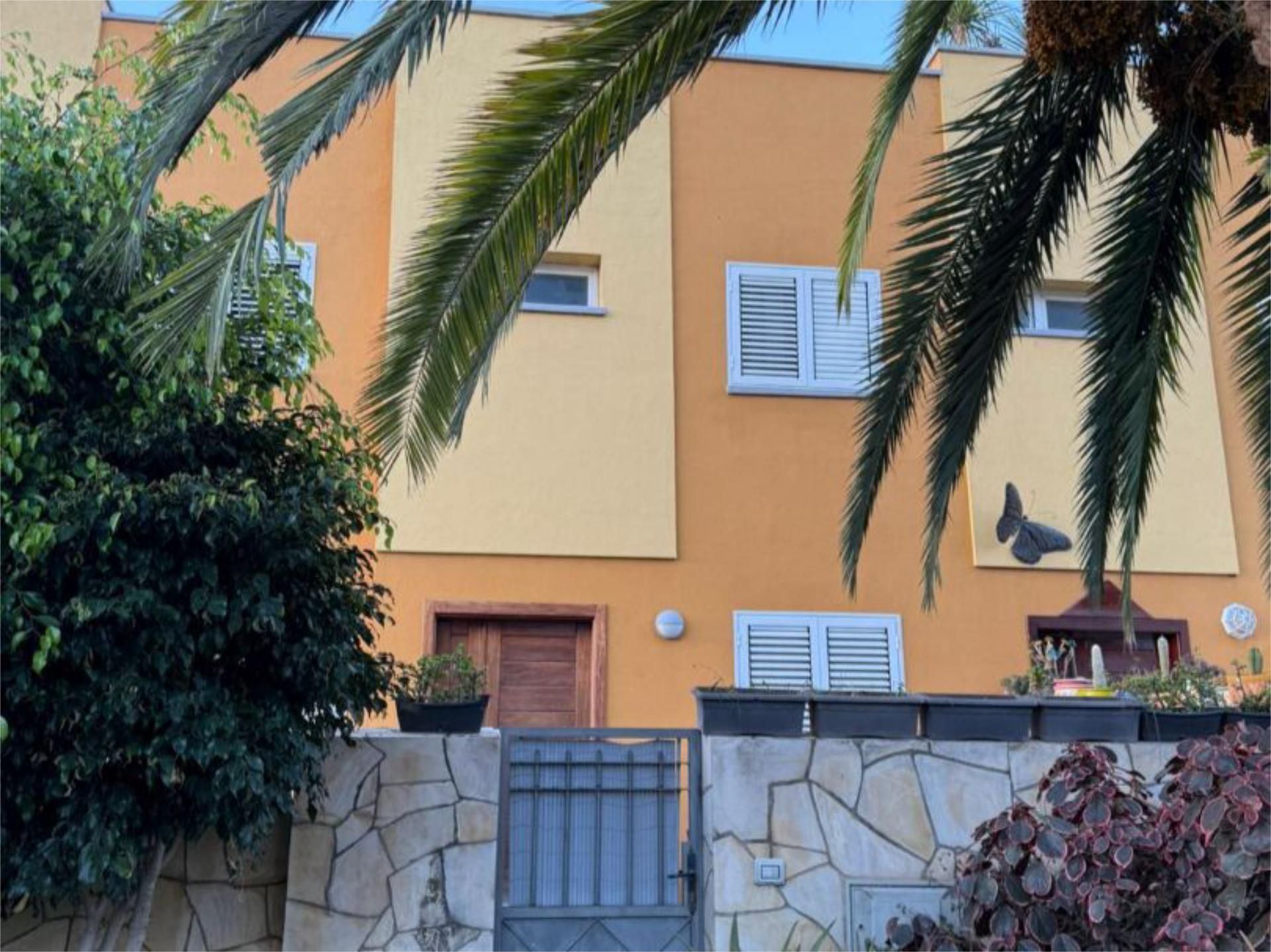 Exterior view of Single-family semi-detached for sale in El Sauzal  with Terrace