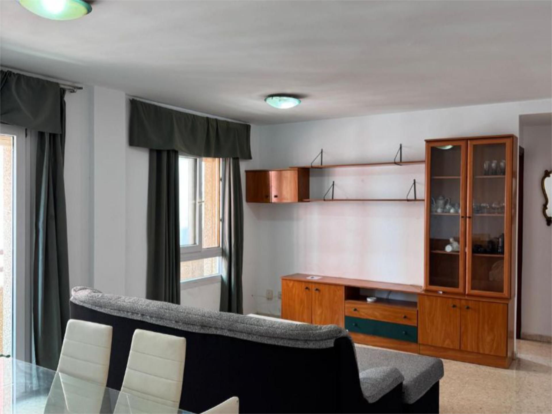 Flat for sale in Paseo Victoria Eugenia, 17, Pescadores - Saladillo Living room of Flat for sale in Algeciras