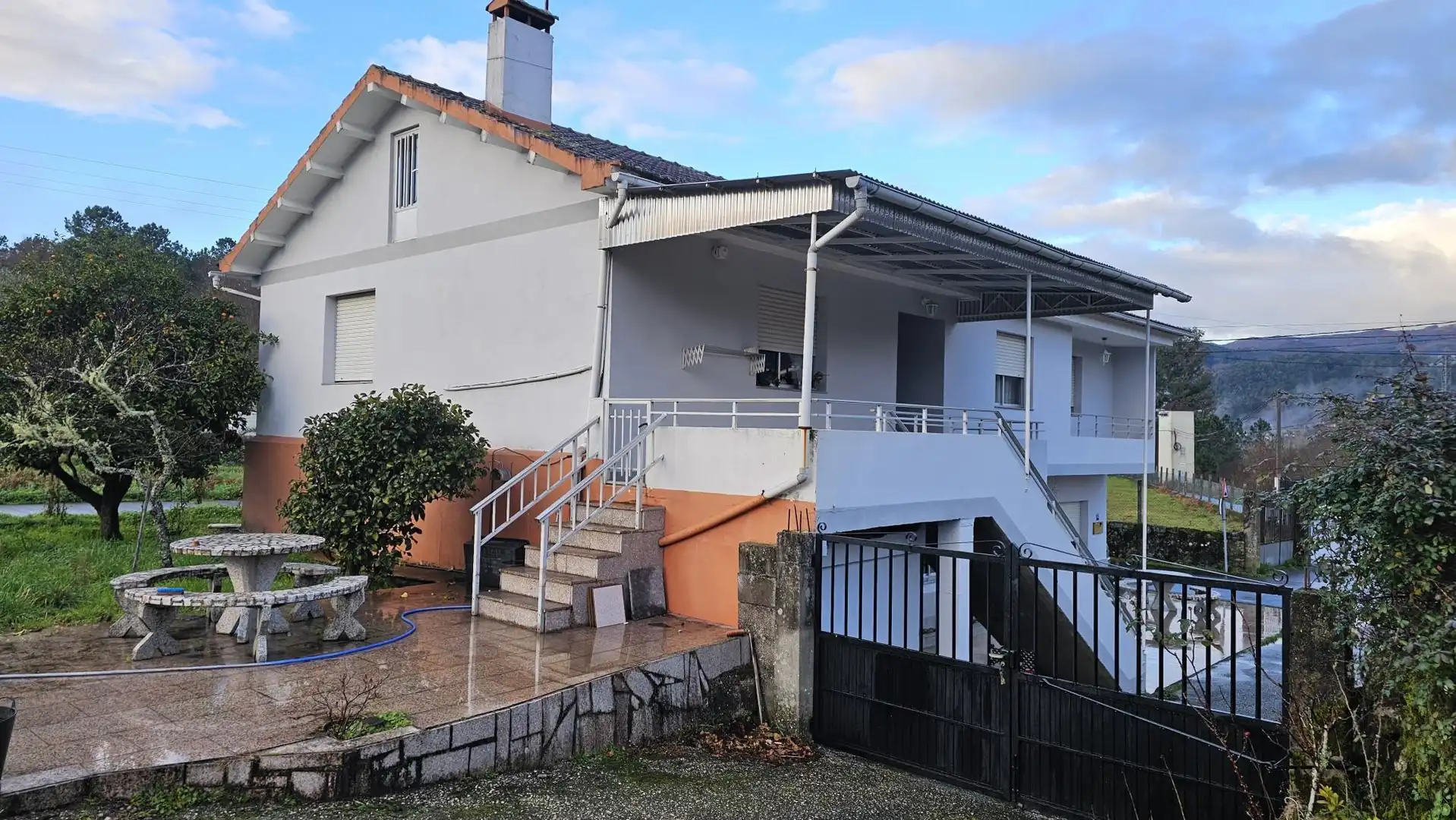 Exterior view of Houses for sale in Covelo  with Balcony