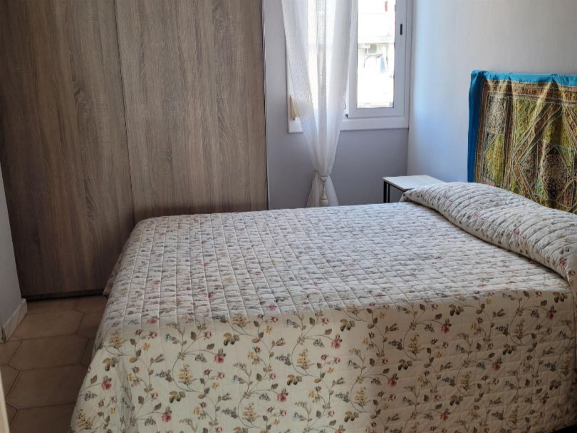 Dormitori de Pis per a compartir en  Barcelona Capital amb Moblat i Balcó