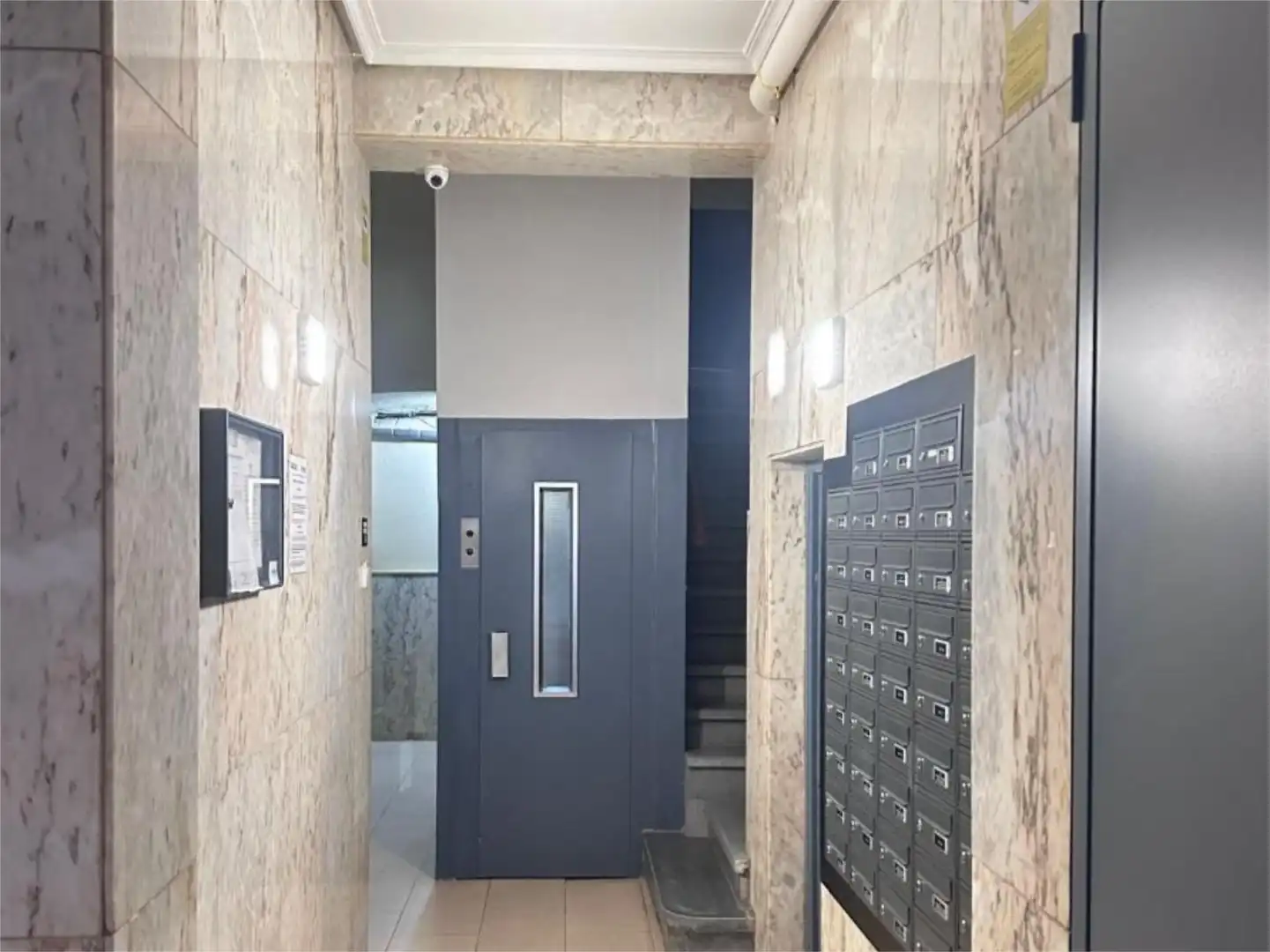 Piso en venta en Calle de Murcia, 30, Palos de Moguer Piso en venta en Madrid con Calefacción y Amueblado