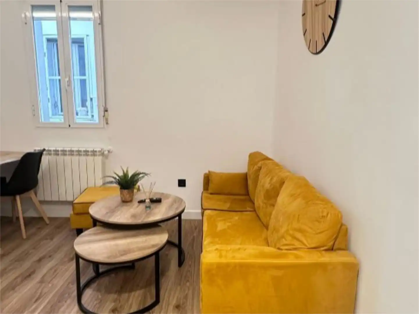 Piso en venta en Calle de Murcia, 30, Palos de Moguer Sala de estar de Piso en venta en Madrid con Calefacción y Amueblado