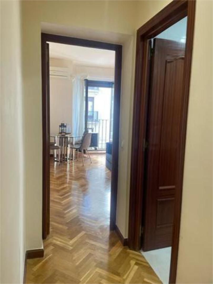 Study to rent in Cortes - Huertas