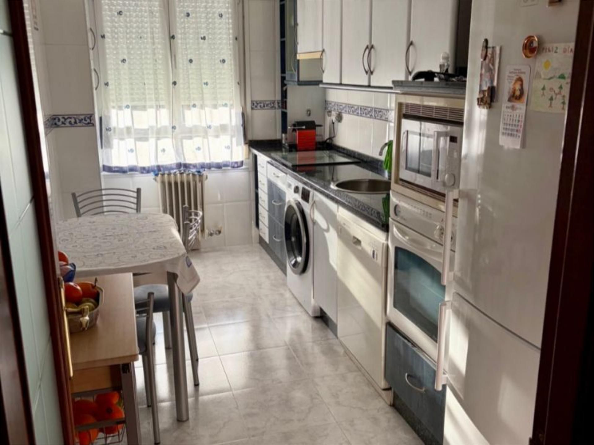 Kitchen of Flat for sale in San Andrés del Rabanedo  with Terrace and Balcony