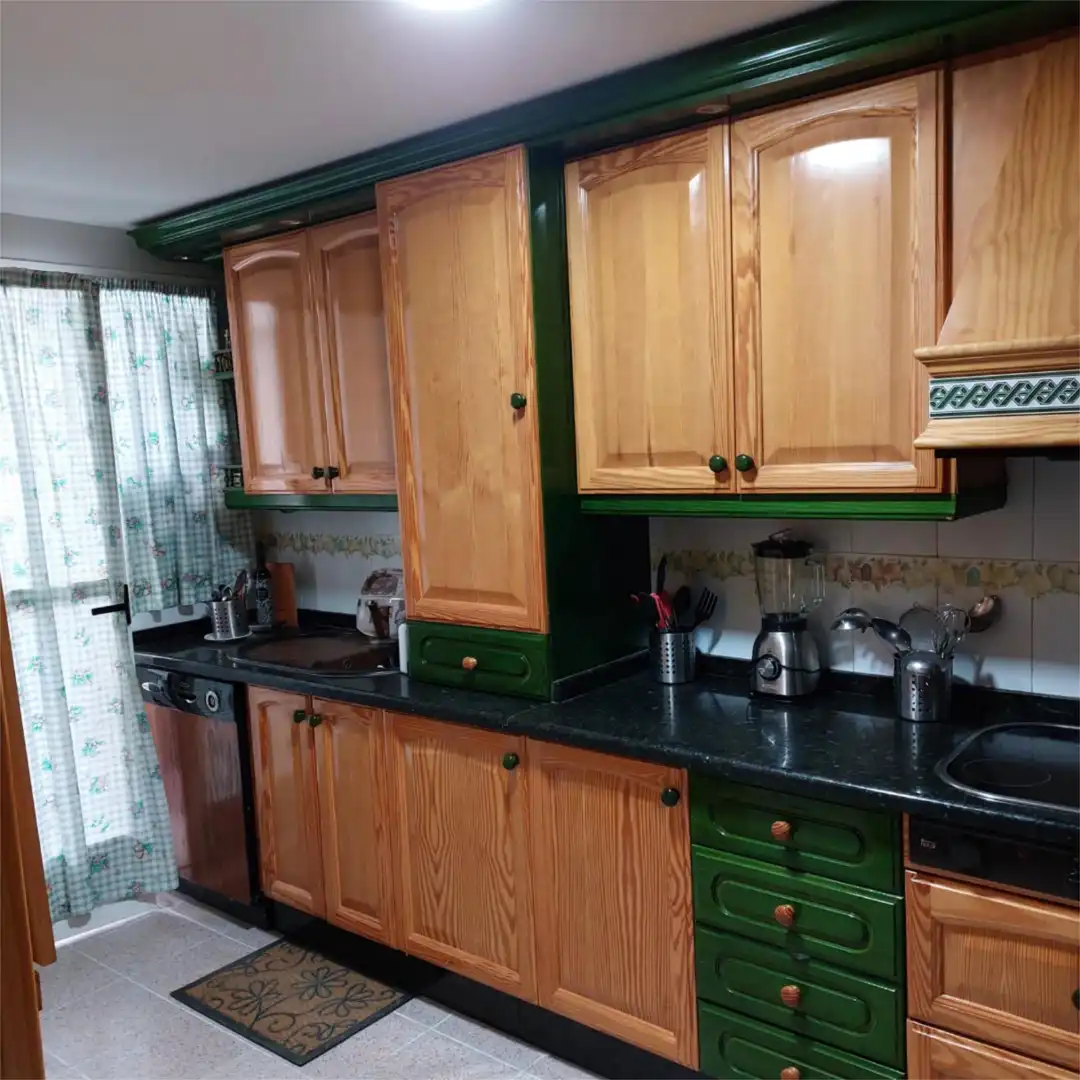 Habitación en Calle Fuente de la Salud, 5, Valdeastillas - Fuentezuelas Habitación en Calle Fuente de la Salud, 5, Valdeastillas - Fuentezuelas