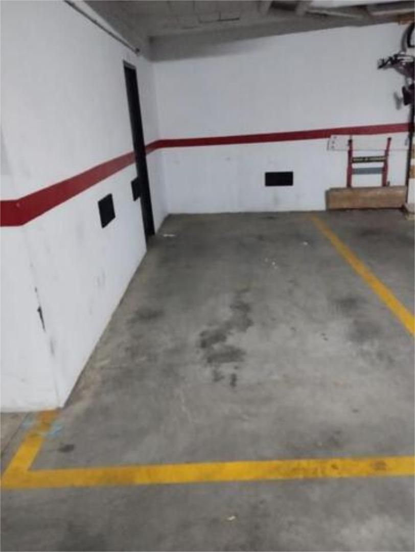 Plazas de garaje de alquiler baratos en Cercanías Estadio, Cádiz | fotocasa