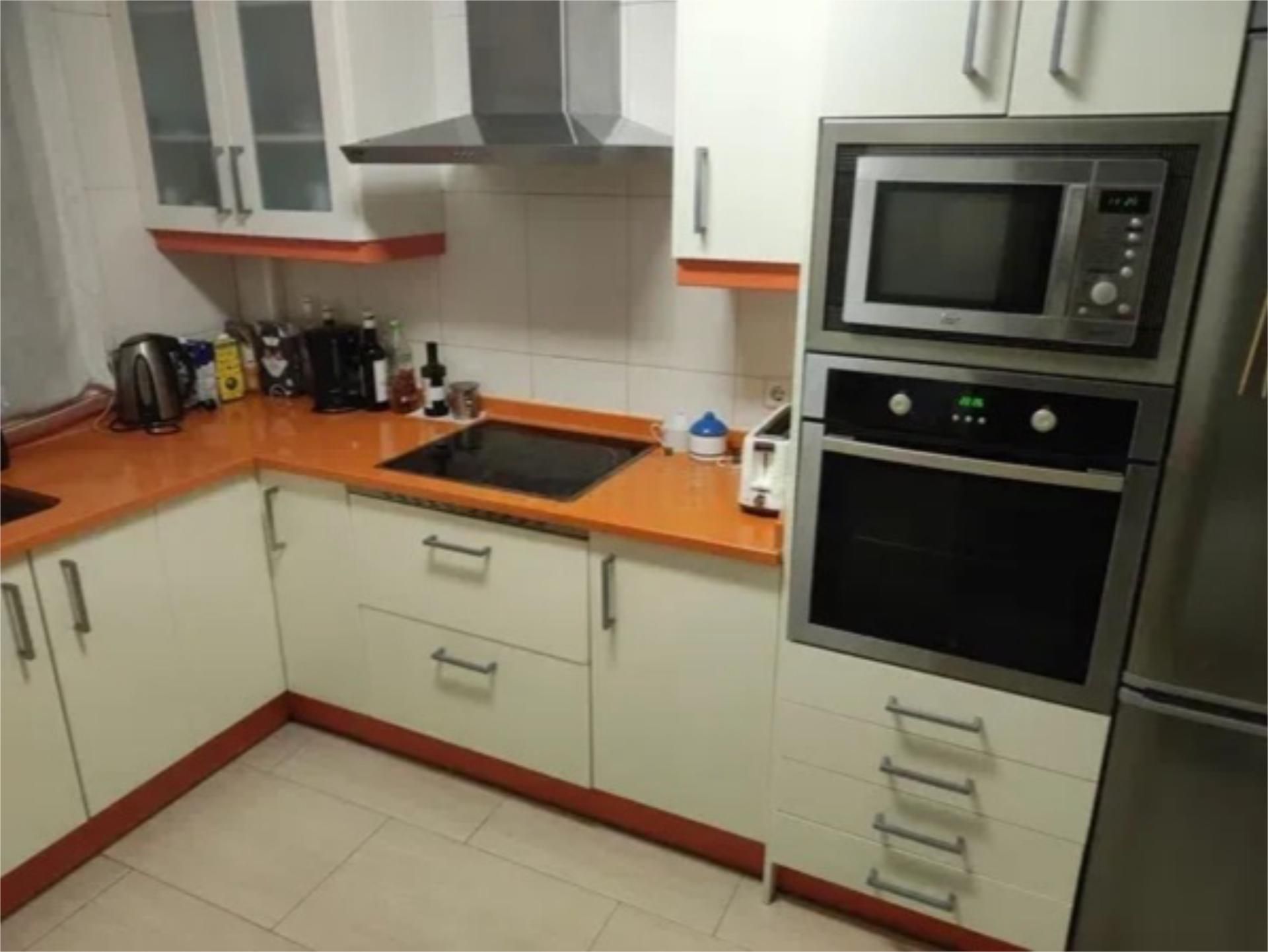 Cuina de Dúplex per a compartir en  Toledo Capital amb Aire condicionat, Calefacció i Terrassa