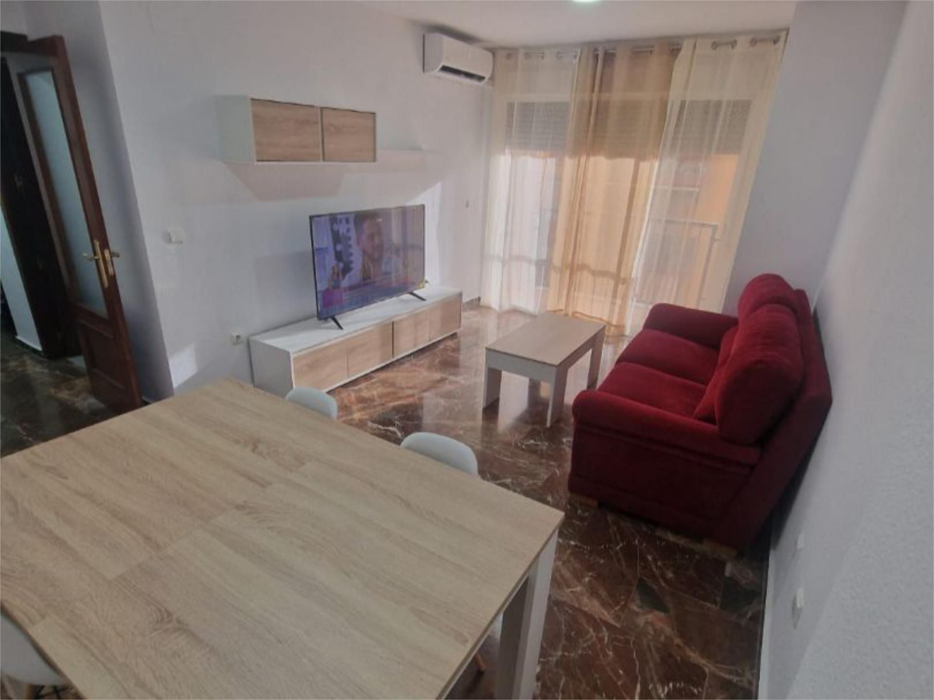 Sala d'estar de Pis de lloguer en Linares amb Aire condicionat, Terrassa i Balcó