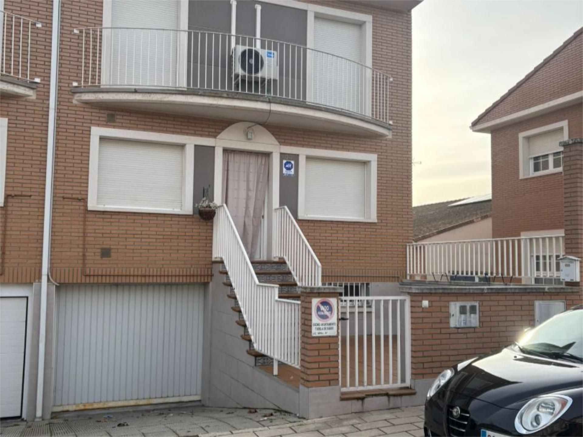 Vista exterior de Piso en venta en Tudela de Duero con Aire acondicionado y Terraza