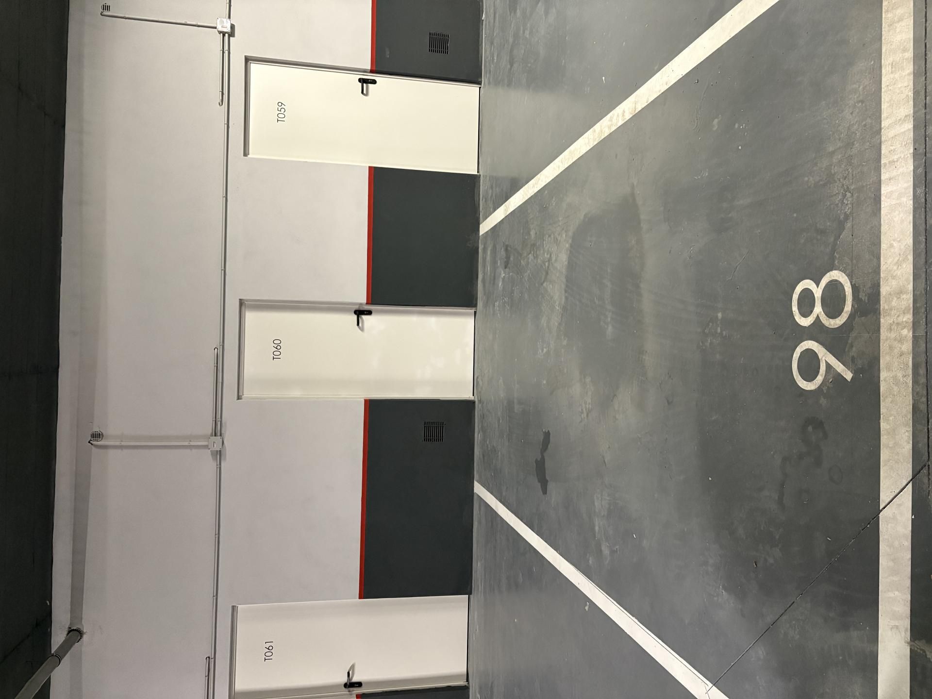 Garage to rent in Badalona