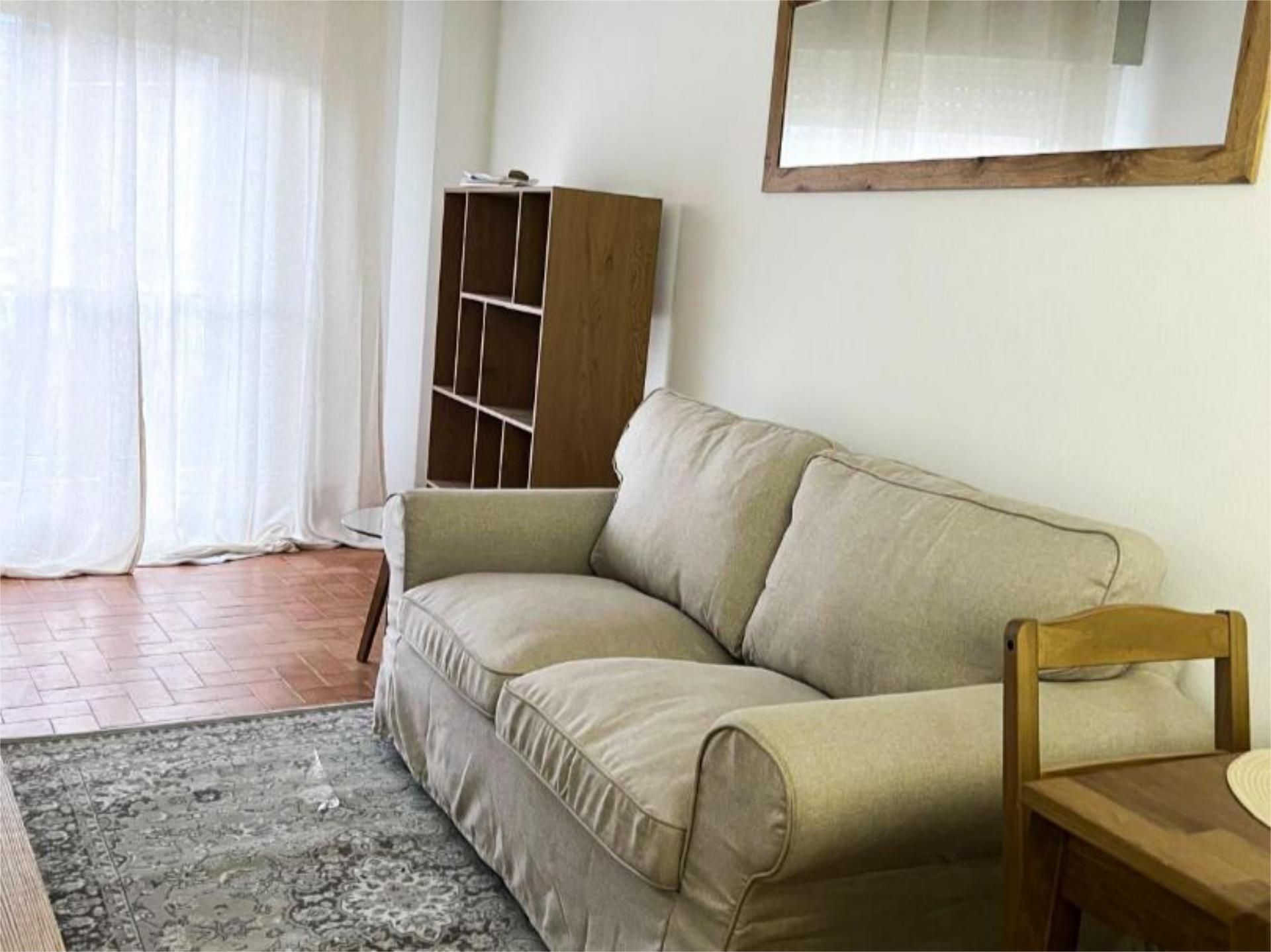 Living room of Apartment to rent in Santiago de Compostela   with Heating, Parquet flooring and Furnished