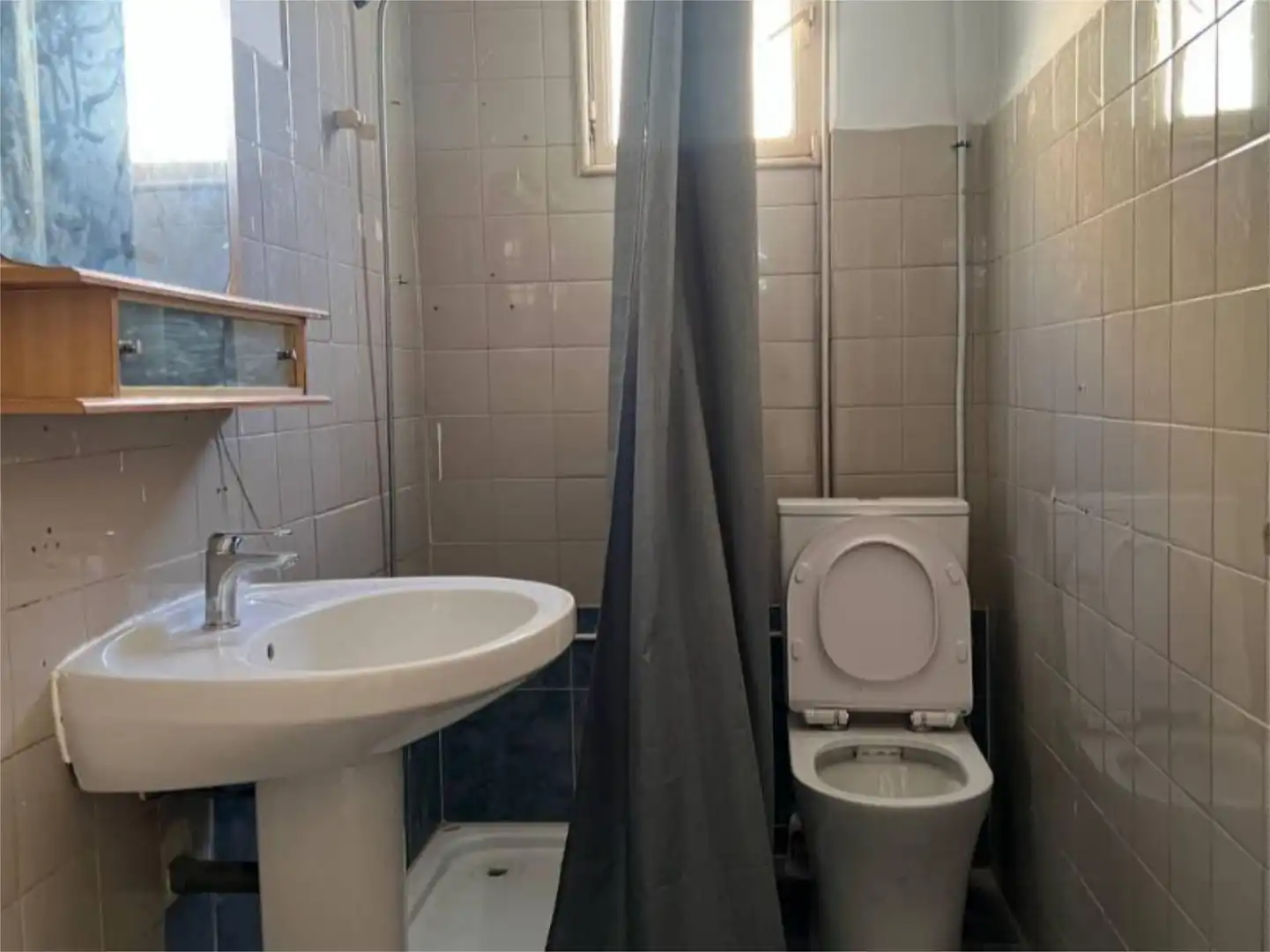 Room in Calle Asunción, 74, Sagrado Corazón Bathroom of Flat for share in Molina de Segura with Furnished and Balcony