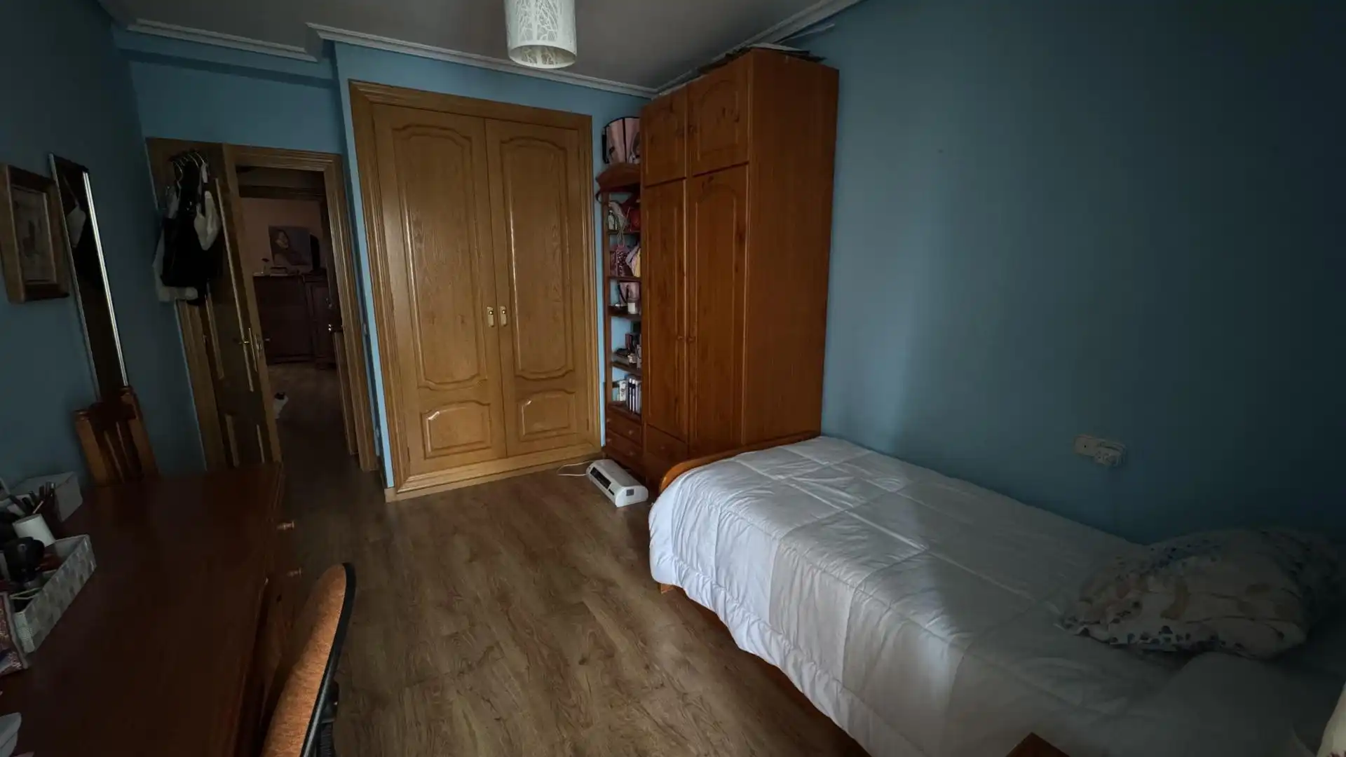 Houses for sale in Calle Viseu, 18, Vistahermosa Bedroom of Houses for sale in Salamanca Capital with Terrace, Swimming Pool and Balcony