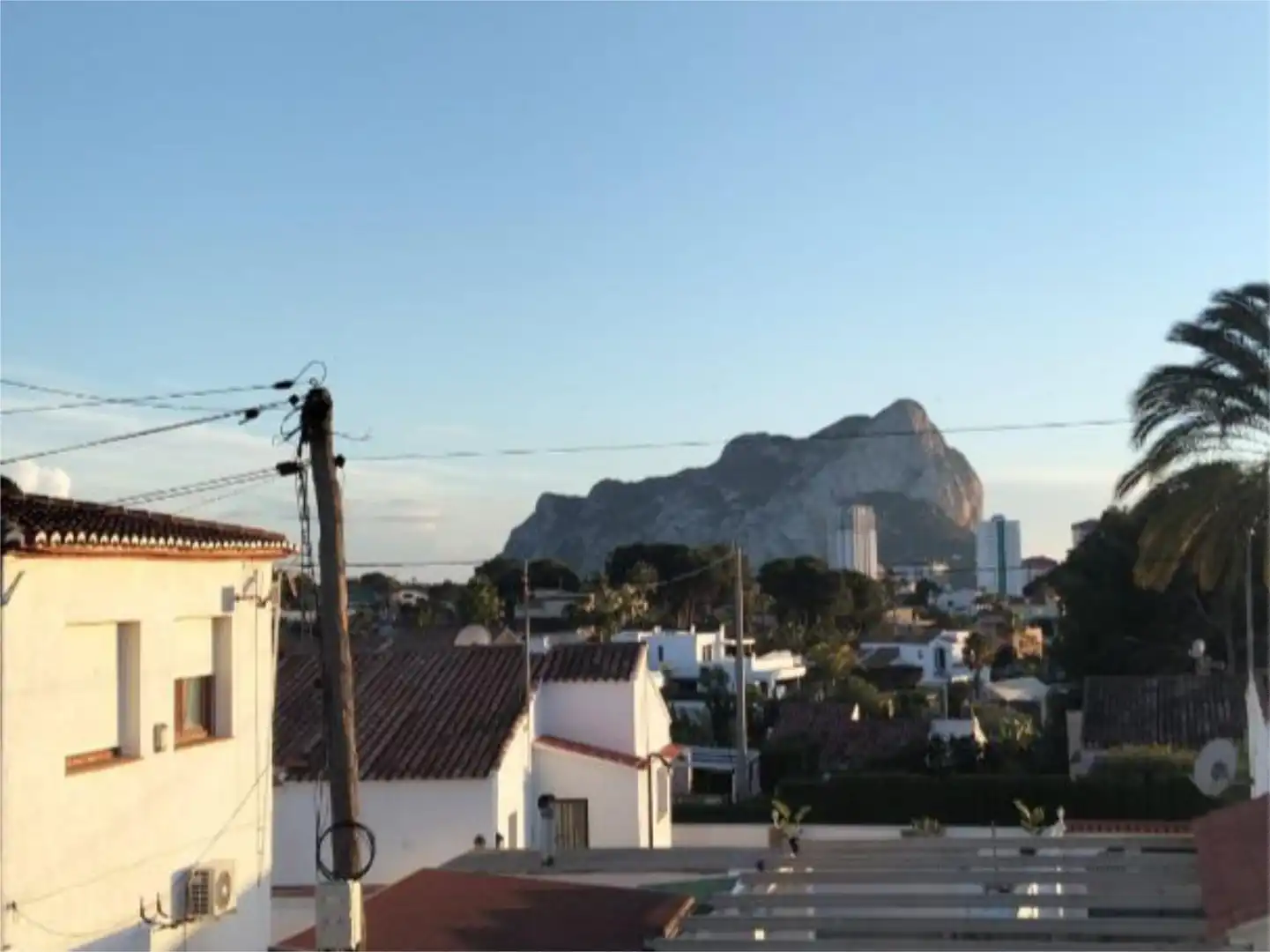 Pis en venda a Urbanización Carrió, 3, Carrió - La Merced - Los Pinos Vista exterior de Pis en venda en Calpe / Calp amb Aire condicionat, Calefacció i Jardí privat
