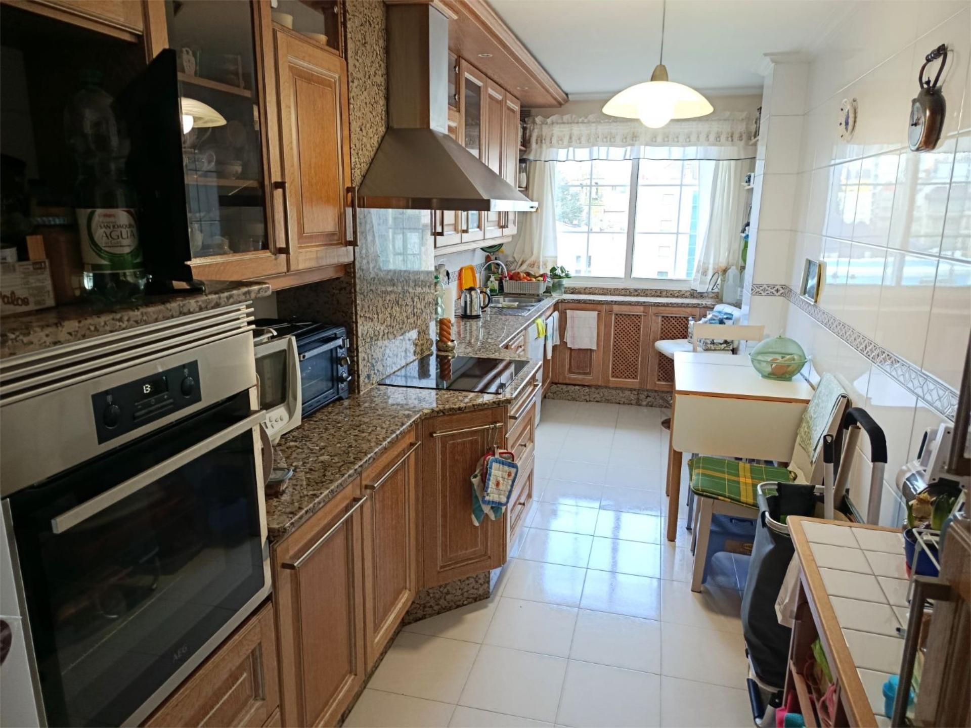 Kitchen of Flat for sale in Vilagarcía de Arousa  with Heating, Parquet flooring and Storage room